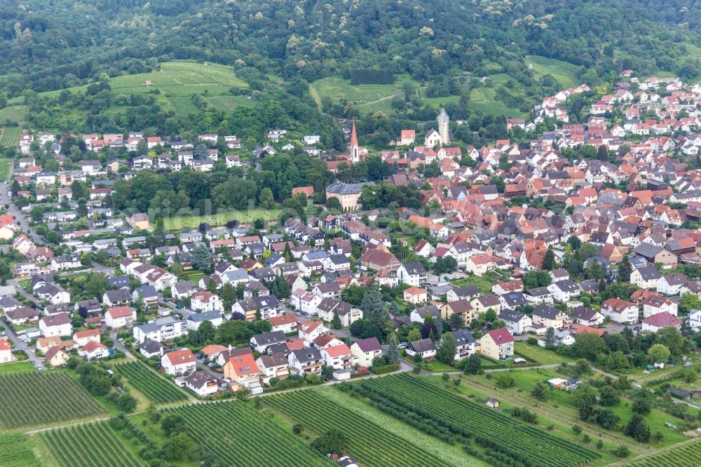 Aerial photograph Hirschberg an der Bergstraße - Palace Wiser in the district Leutershausen in Hirschberg an der Bergstrasse in the state Baden-Wuerttemberg, Germany