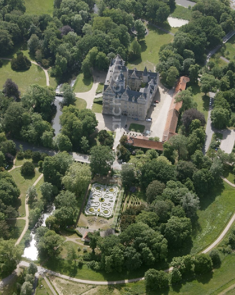 Wolfsburg from the bird's eye view: Palace in the district Alt-Wolfsburg in Wolfsburg in the state Lower Saxony, Germany