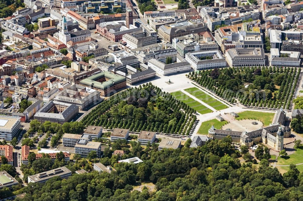 Karlsruhe from the bird's eye view: Palace Karlsruhe with Schlossplatz in Schlossbezirk in Karlsruhe in the state Baden-Wurttemberg, Germany