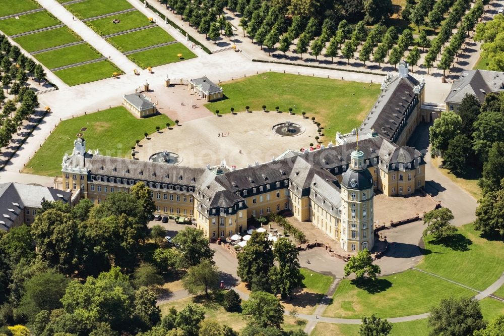 Aerial photograph Karlsruhe - Palace Karlsruhe with Schlossplatz in Schlossbezirk in Karlsruhe in the state Baden-Wurttemberg, Germany