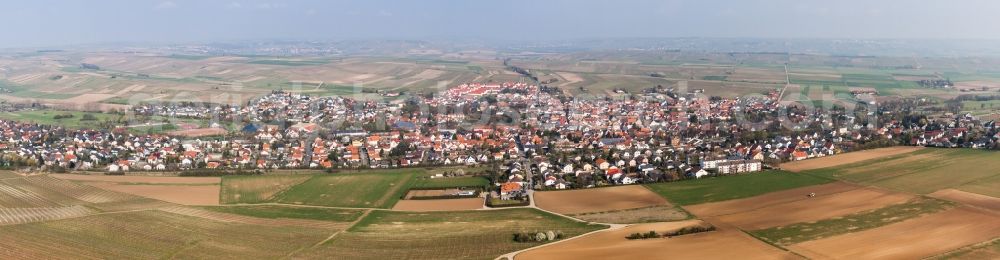 Aerial photograph Saulheim - Panoramic perspective Town View of the streets and houses of the residential areas in Saulheim in the state Rhineland-Palatinate, Germany