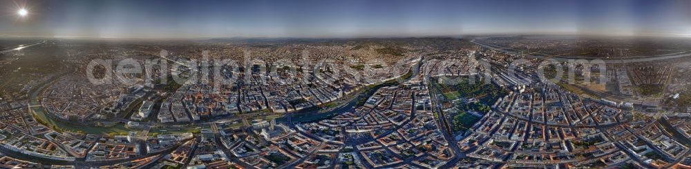 Aerial photograph Wien - Circumferential, horizontally adjustable 360 degree view along the shore areas of the flux flow of the Danube with the Augarten - Park in Vienna in Austria