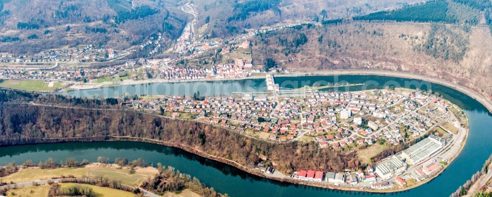 Hirschhorn (Neckar) from above - Panoramic perspective Curved loop of the riparian zones on the course of the river of the river Neckar in the district Ersheim in Hirschhorn (Neckar) in the state Hesse, Germany