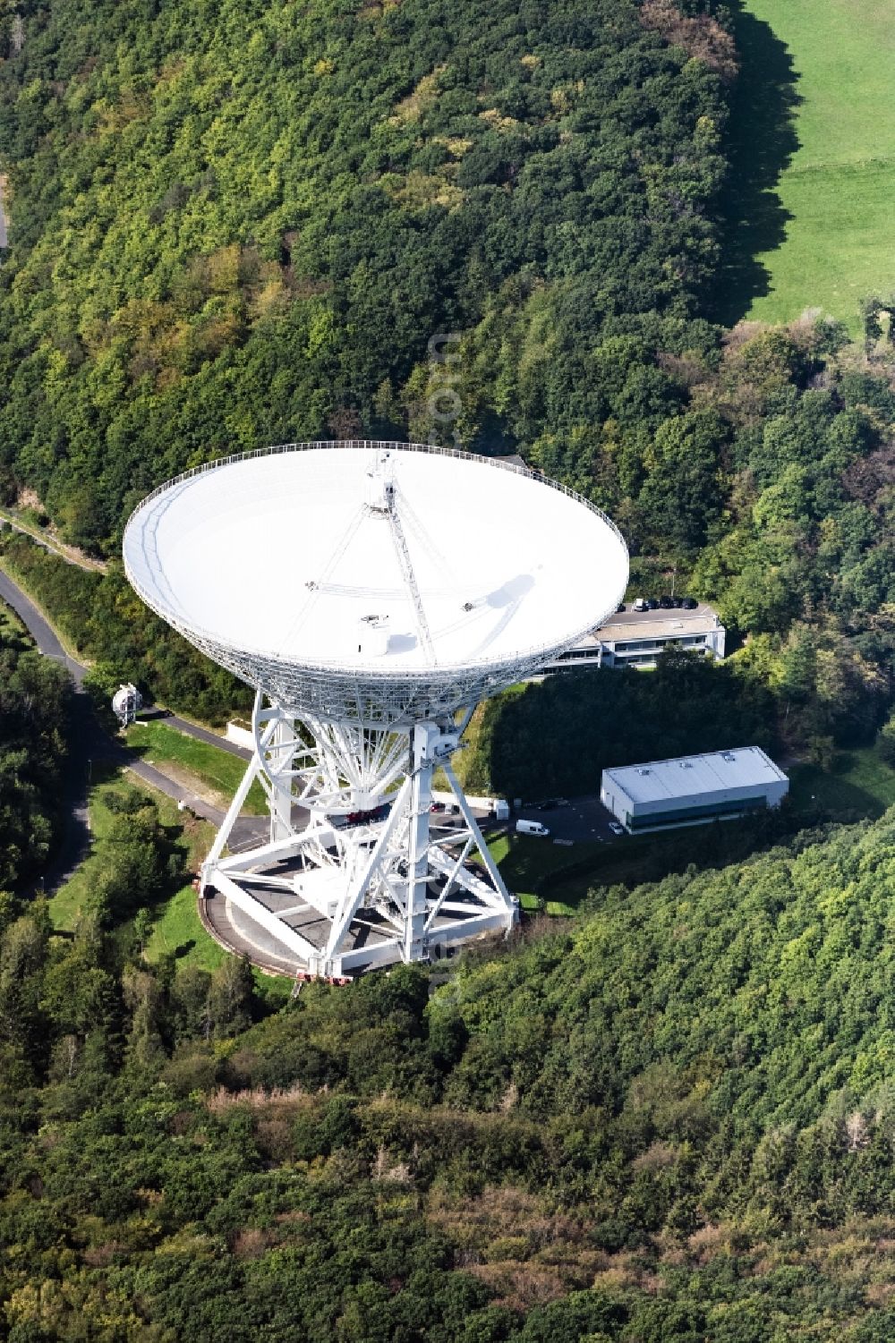 Bad Münstereifel from above - Parabolic satellite dishes Radioteleskop in the district Effelsberg in Bad Muenstereifel in the state North Rhine-Westphalia, Germany