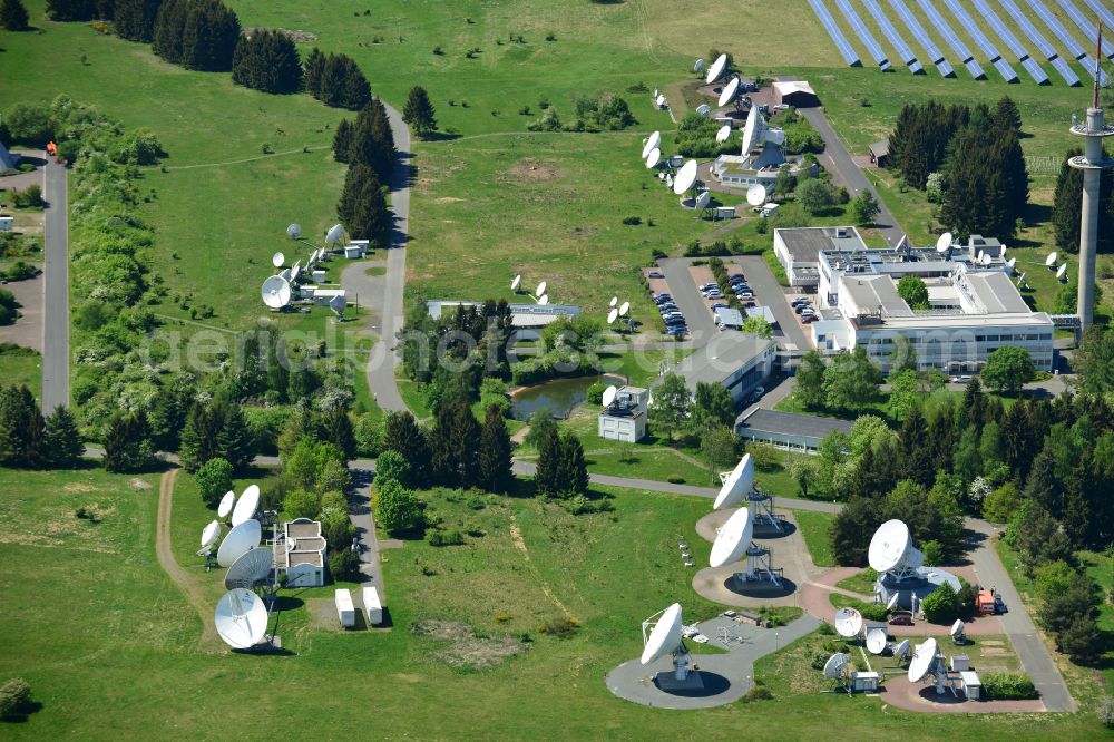 Neu-Anspach from the bird's eye view: Parabolic satellite dishes Photovoltaic Power Station - Earth Station Usingen in Neu-Anspach in the state Hesse