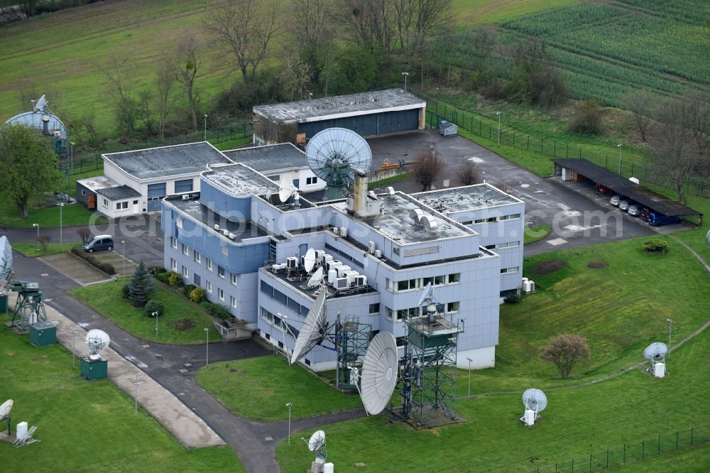 Schöningen from the bird's eye view: Parabolic satellite dishes BND- Funkaufklaerungs- Station in Schoeningen in the state Lower Saxony