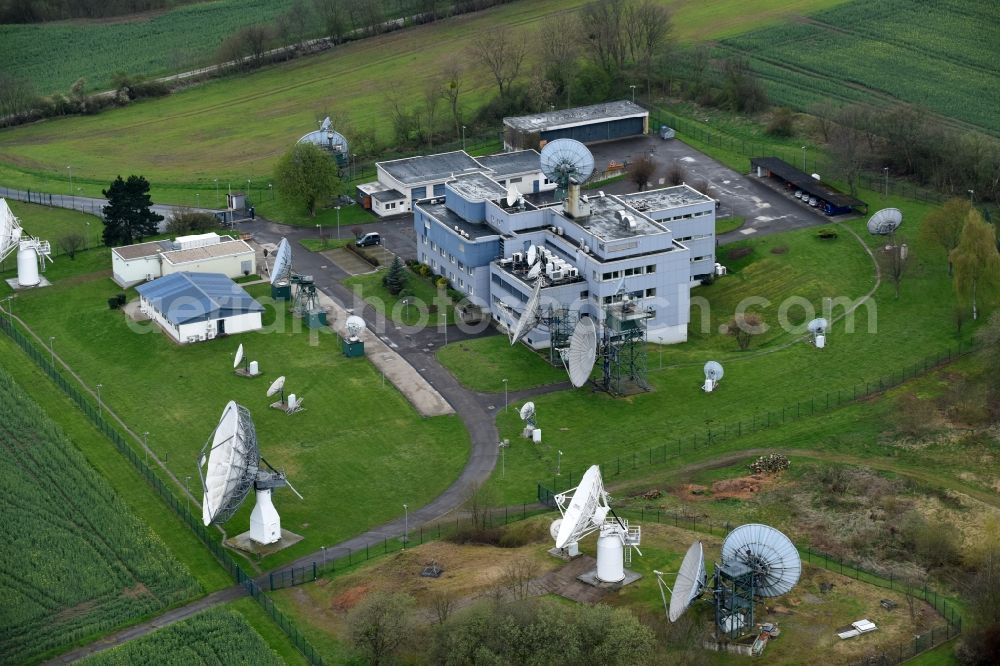 Aerial image Schöningen - Parabolic satellite dishes BND- Funkaufklaerungs- Station in Schoeningen in the state Lower Saxony