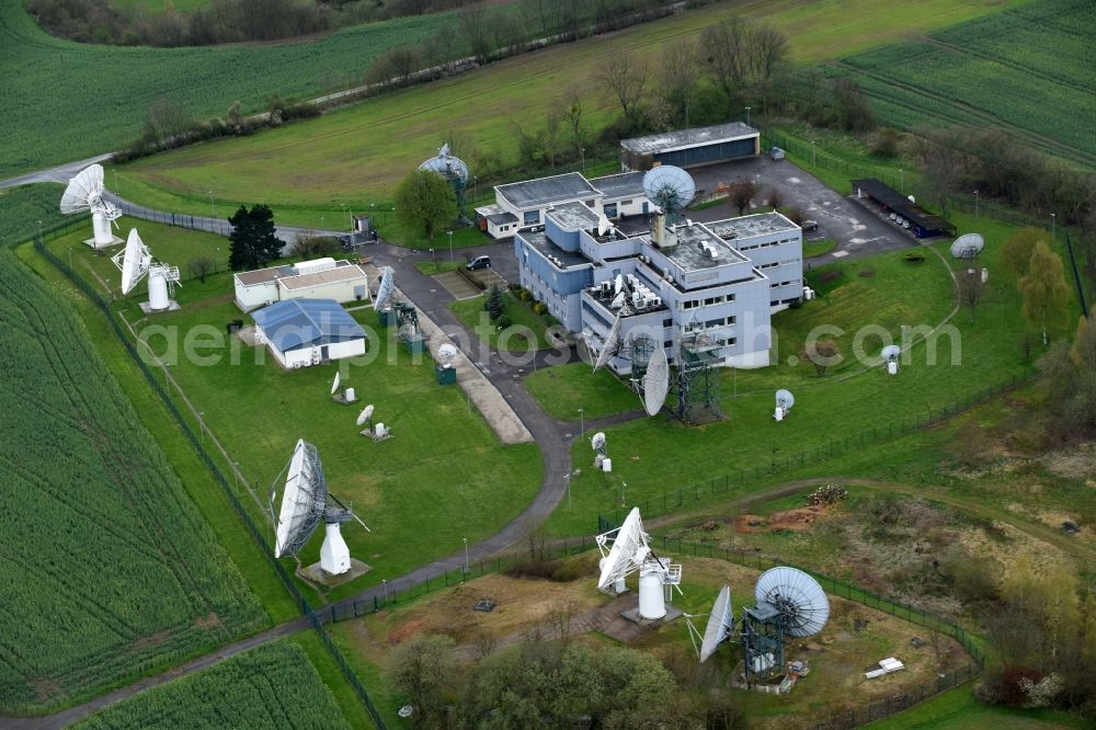 Aerial photograph Schöningen - Parabolic satellite dishes BND- Funkaufklaerungs- Station in Schoeningen in the state Lower Saxony