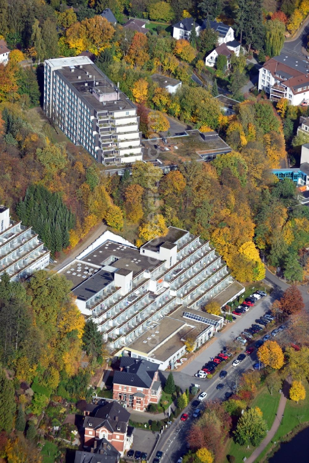 Aerial image Bad Gandersheim - View of the Paracelsus-Klinik am See in Bad Gan dersheim in the state Lower Saxony. The well-lit and modern building complex of the clinic is located in the spa park of Bad Gan dersheim