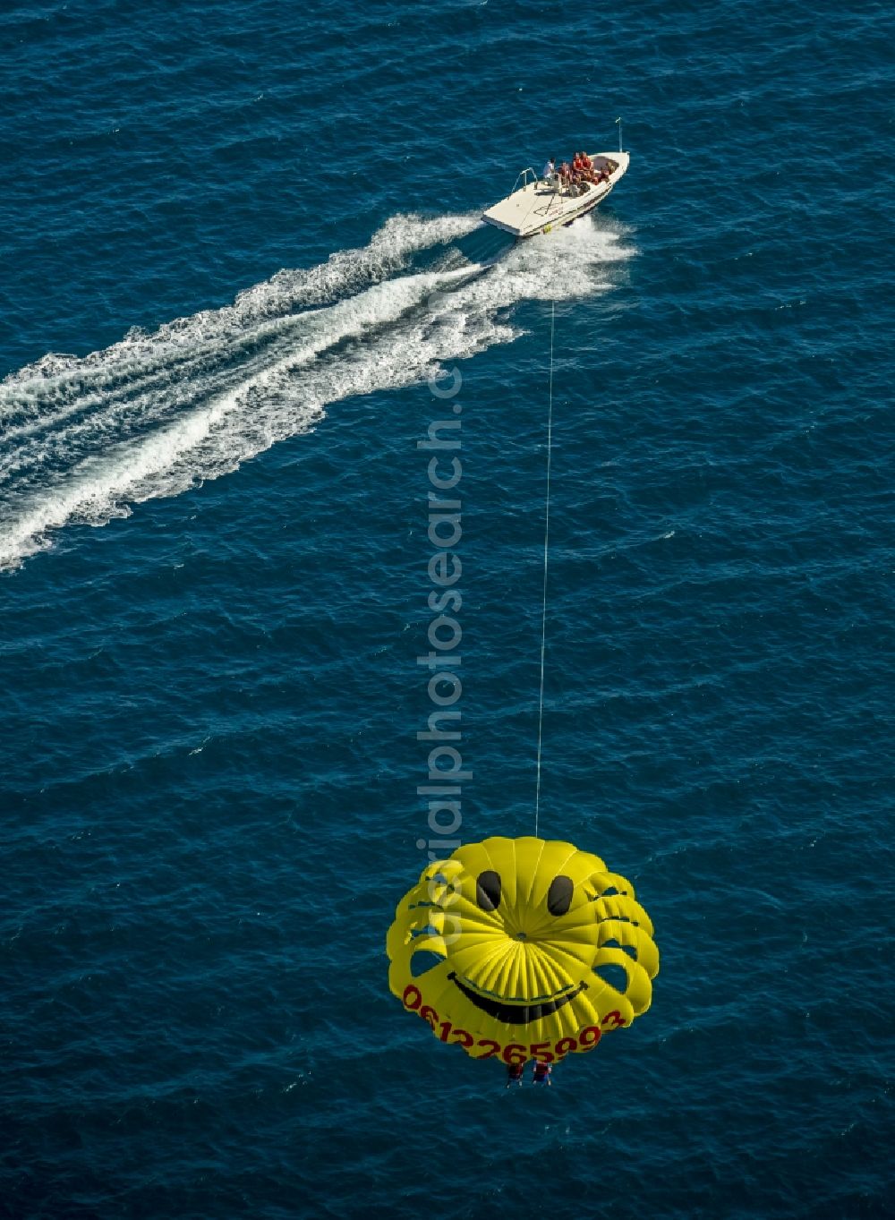 Argelès-sur-Mer from the bird's eye view: Parasailing on the Mediterranean coast in Argelès-sur-Mer in Languedoc-Roussillon in France