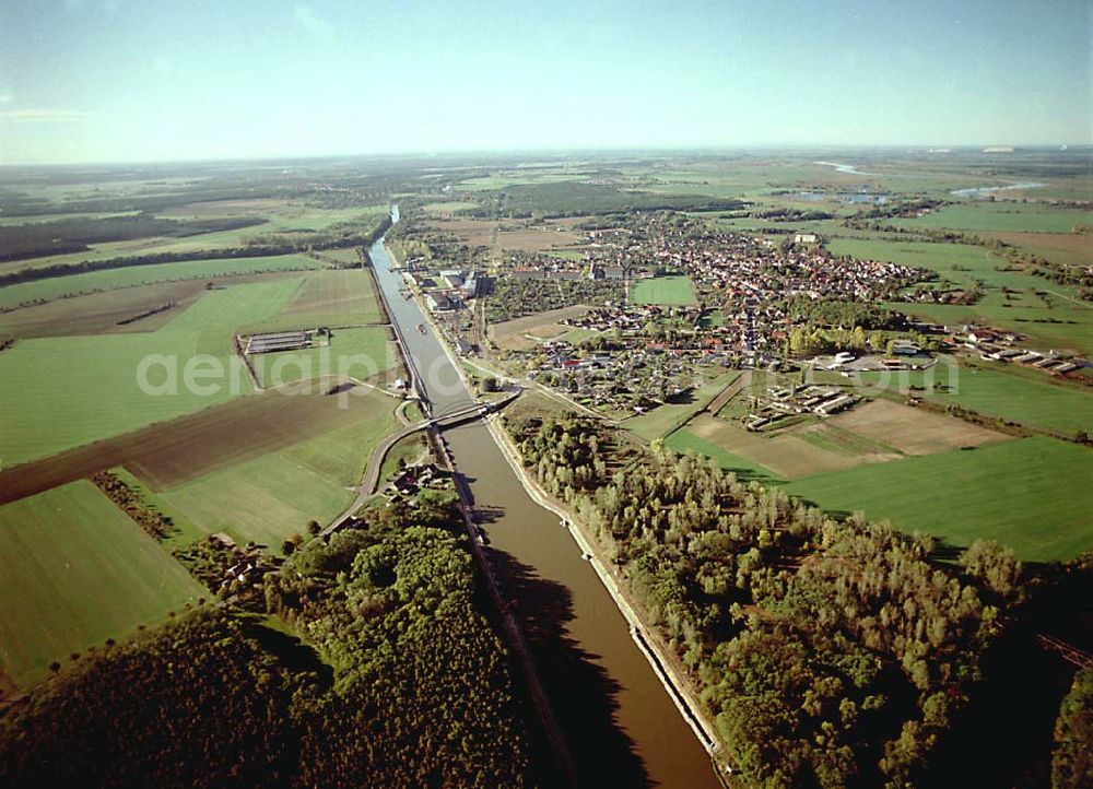 Parey / Sachsen Anhalt from above - 14.10.2003 Parey / Sachsen Anhalt Blick auf die Stadt und den ausgebauten Elbe-Havel-Kanal