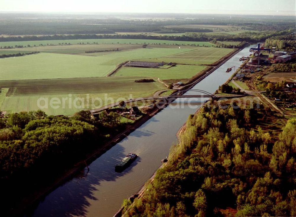 Parey / Sachsen Anhalt from above - 14.10.2003 Parey / Sachsen Anhalt Blick auf die Stadt und den Elbe-Havel-Kanal