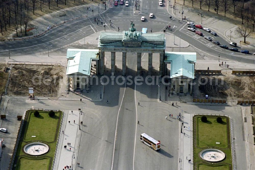 Berlin - Tiergarten from above - Pariser Platz mit Brandenburger Tor