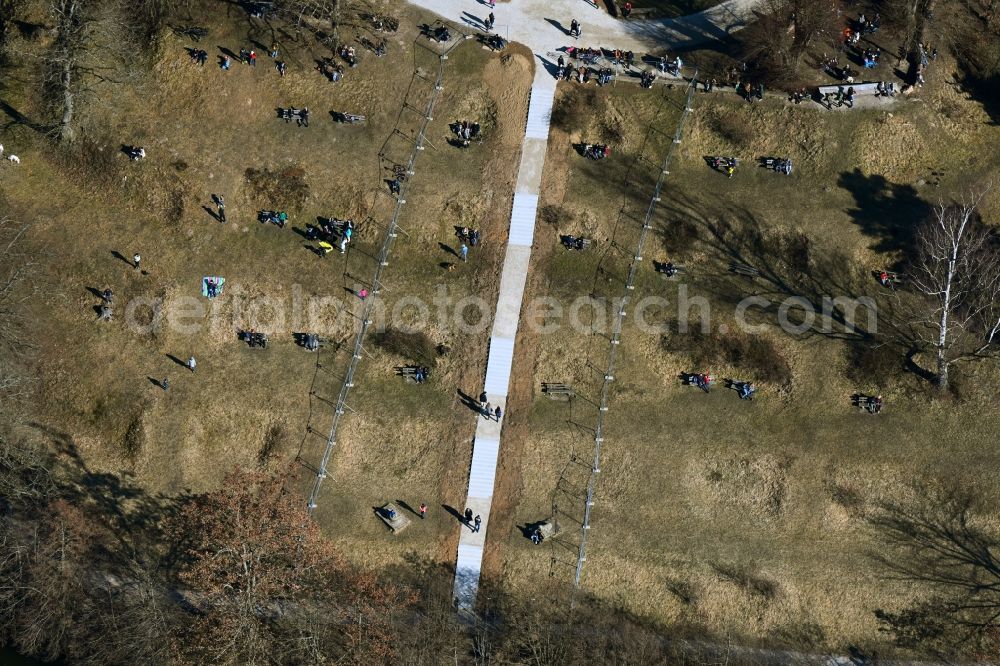 Stuttgart from the bird's eye view: Park near the tables and benches of the open-air restaurant Baerenschloessle in the district Wildpark in Stuttgart in the state Baden-Wuerttemberg, Germany