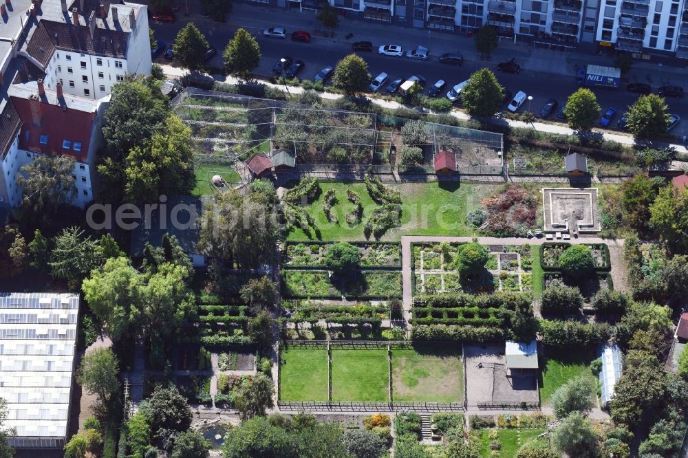 Aerial photograph Berlin - Park of Bossestrasse - Persiusstrasse - Corinthstrasse in the district Friedrichshain in Berlin, Germany