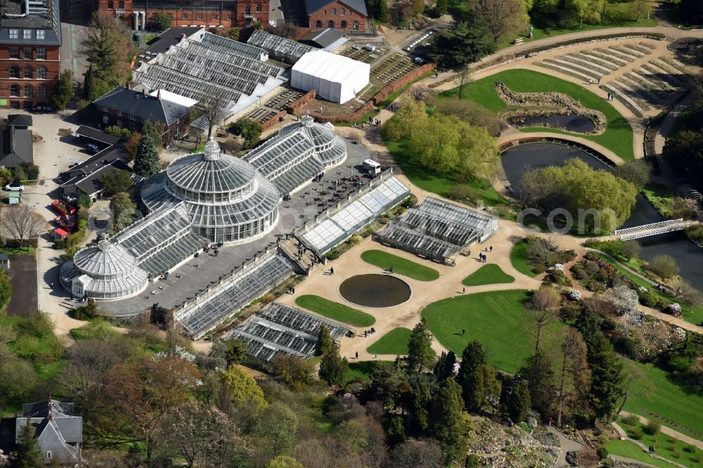 Kopenhagen from the bird's eye view: Park of Botanical Garden on Oster Farimagsgade in Copenhagen in , Denmark