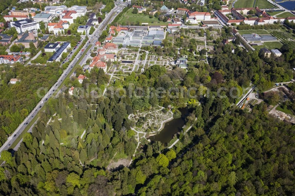 München from above - Park of Botanische Staatssammlung and Botanischer Garten along the Menzinger Strasse in the district Neuhausen-Nymphenburg in Munich in the state Bavaria, Germany