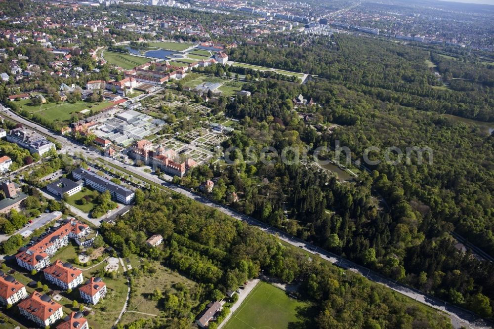 München from the bird's eye view: Park of Botanische Staatssammlung and Botanischer Garten along the Menzinger Strasse in the district Neuhausen-Nymphenburg in Munich in the state Bavaria, Germany