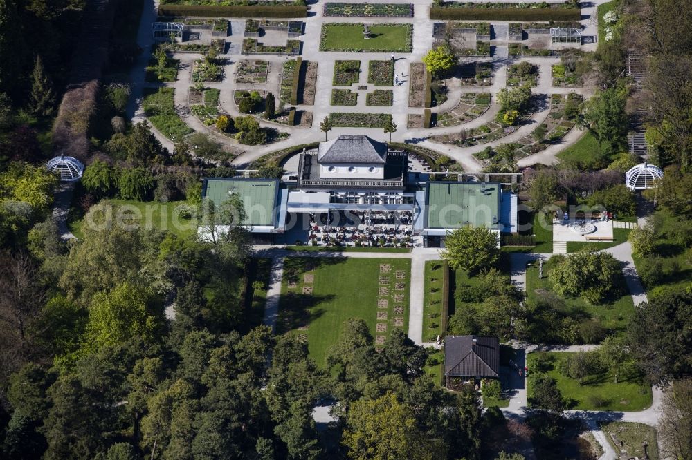 München from above - Park of Botanische Staatssammlung and Botanischer Garten along the Menzinger Strasse in the district Neuhausen-Nymphenburg in Munich in the state Bavaria, Germany