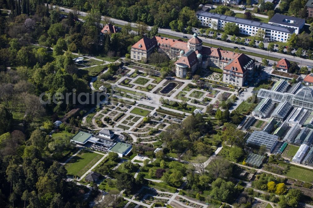 Aerial photograph München - Park of Botanische Staatssammlung and Botanischer Garten along the Menzinger Strasse in the district Neuhausen-Nymphenburg in Munich in the state Bavaria, Germany