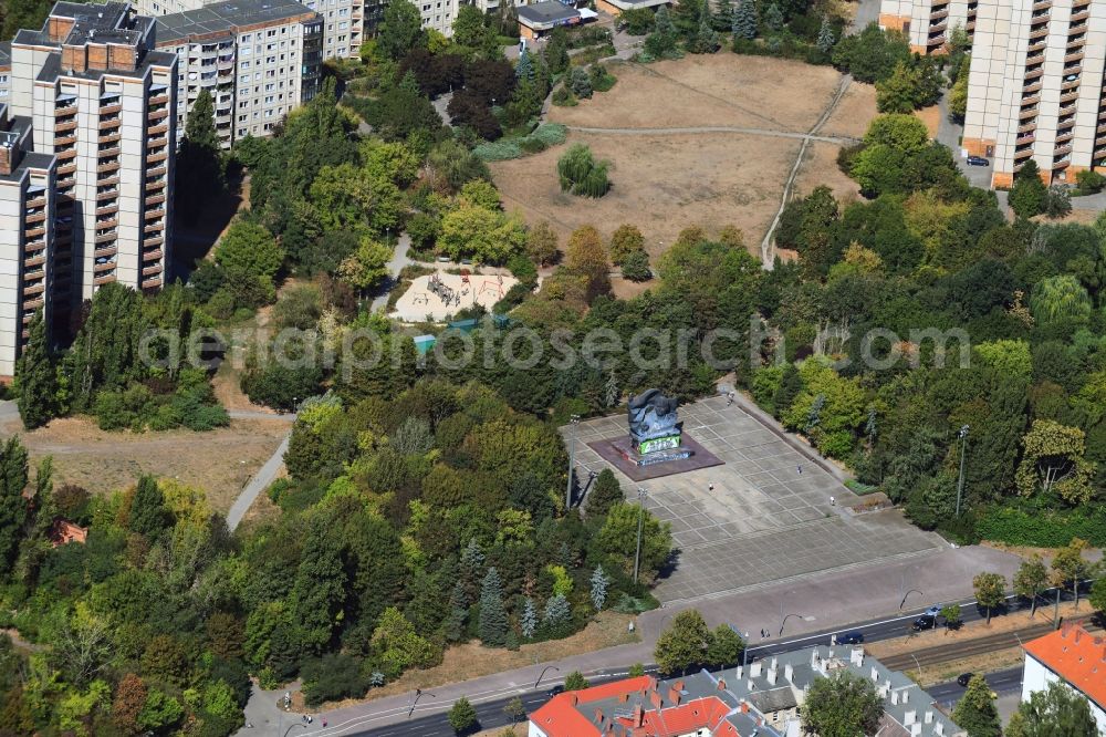 Aerial photograph Berlin - Park of Ernst-Thaelmann Park on Lilli-Henoch-Strasse in the district Prenzlauer Berg in Berlin, Germany