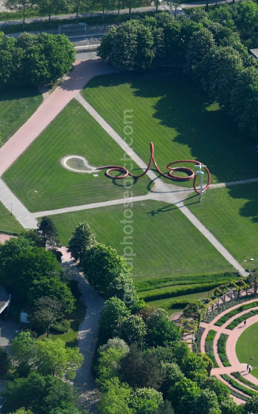 Freiburg im Breisgau from the bird's eye view: Park of of Eschholzpark in Freiburg im Breisgau in the state Baden-Wuerttemberg, Germany