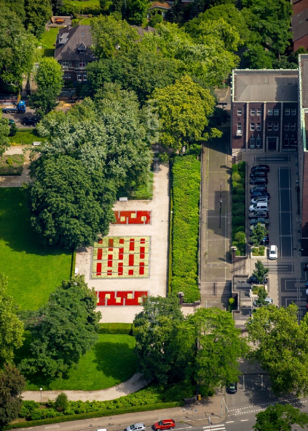 Aerial photograph Oberhausen - Park Grillo park in front of the city hall in Oberhausen Oberhausen in North Rhine-Westphalia