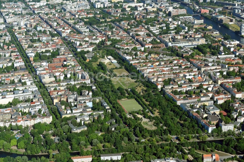 Berlin from above - Park of of Goerlitzer Park in the district Friedrichshain-Kreuzberg in Berlin, Germany