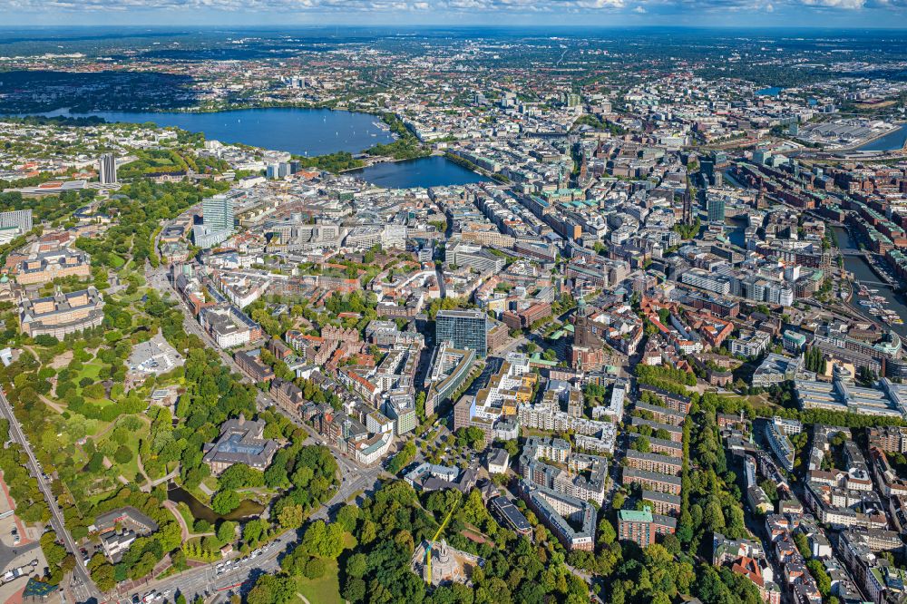 Aerial photograph Hamburg - Park of Grosse Wallanlagen at Holstenwall in Hamburg