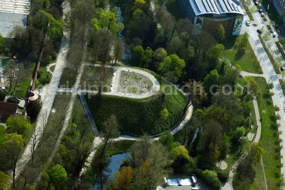 Aerial photograph Rostock - Park of with Heubastion along the Stadtmauer in den Wallanlagen in Rostock in the state Mecklenburg - Western Pomerania, Germany