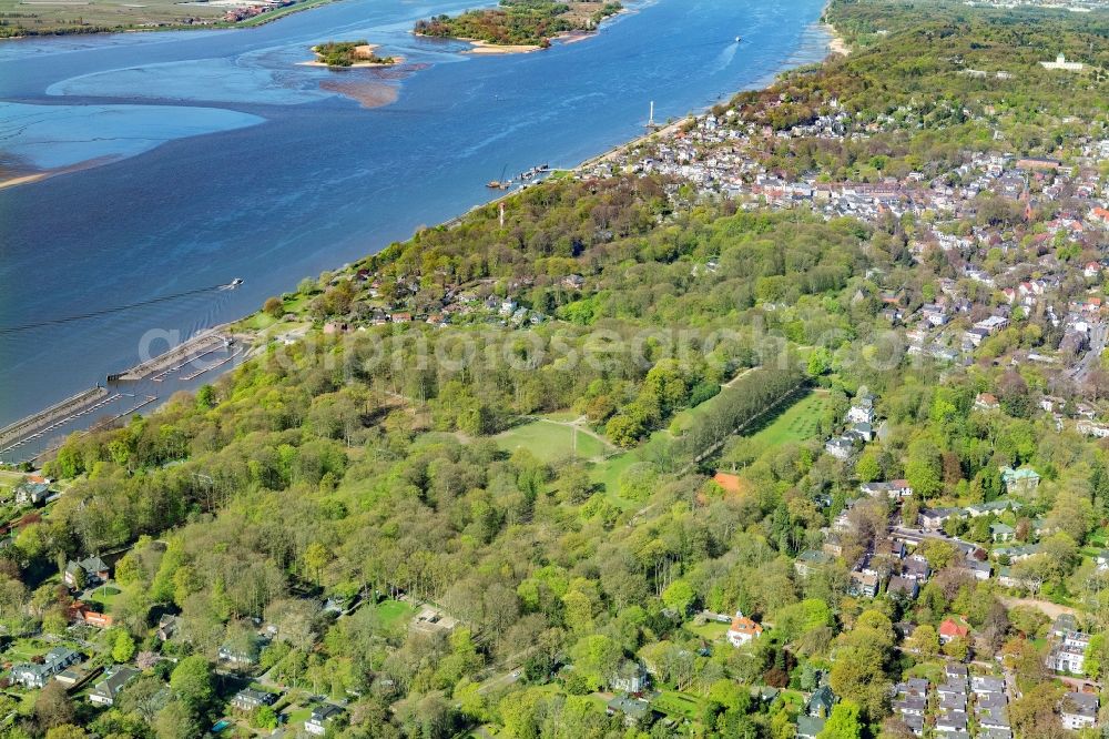 Aerial image Hamburg - Park of the Hirschpark on the river course of Elbe in the district Nienstedten in Hamburg, Germany