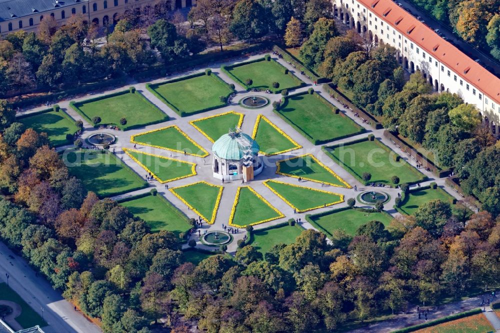 Aerial photograph München - Park of Hofgarten on street Hofgartenstrasse in the district Altstadt in Munich in the state Bavaria, Germany