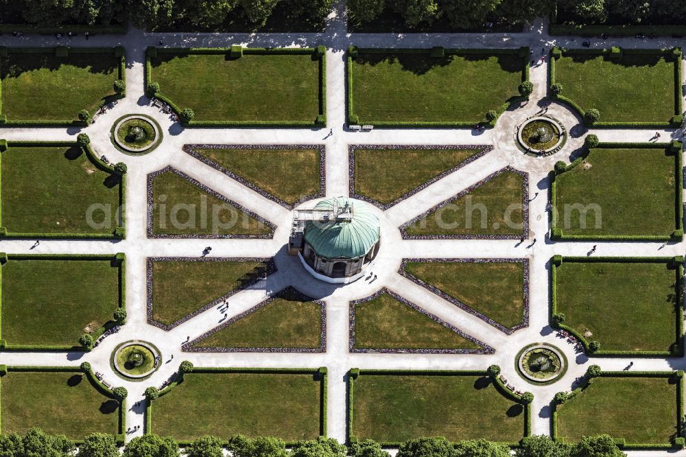 Aerial photograph München - Park of Hofgarten on street Hofgartenstrasse in the district Altstadt in Munich in the state Bavaria, Germany