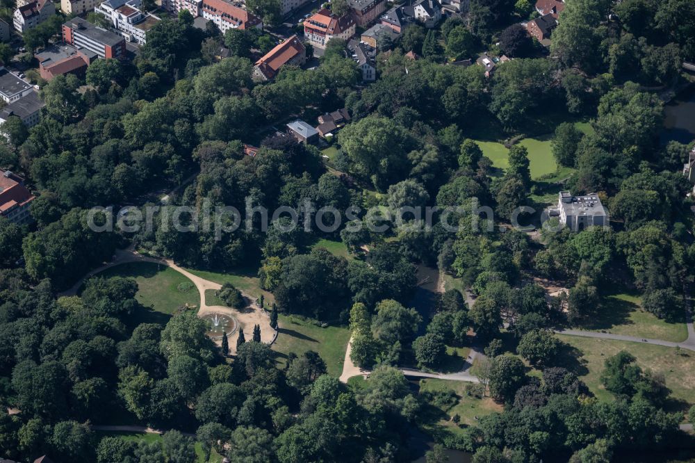 Braunschweig from the bird's eye view: Park of Inselwall Park in Brunswick in the state Lower Saxony, Germany