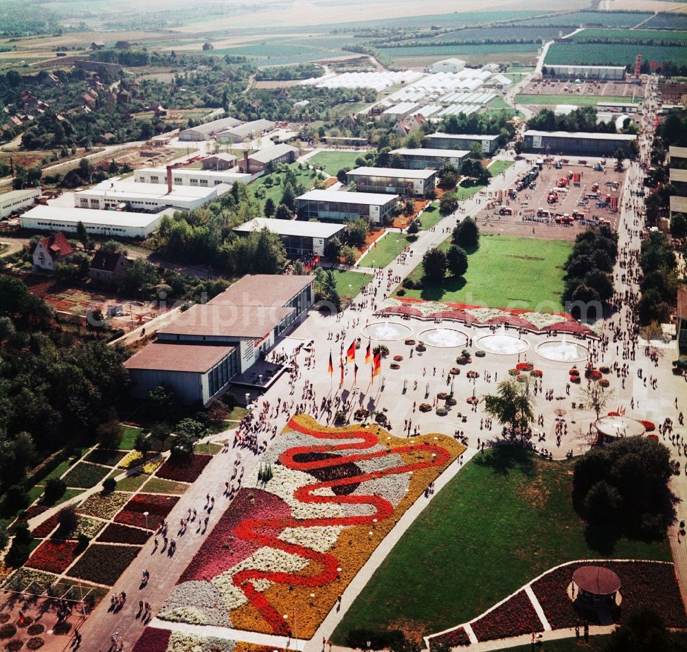 Aerial image Erfurt - Park of the international horticulture exhibition (IGA) of the German democratic republic in Erfurt in the federal state Thuringia