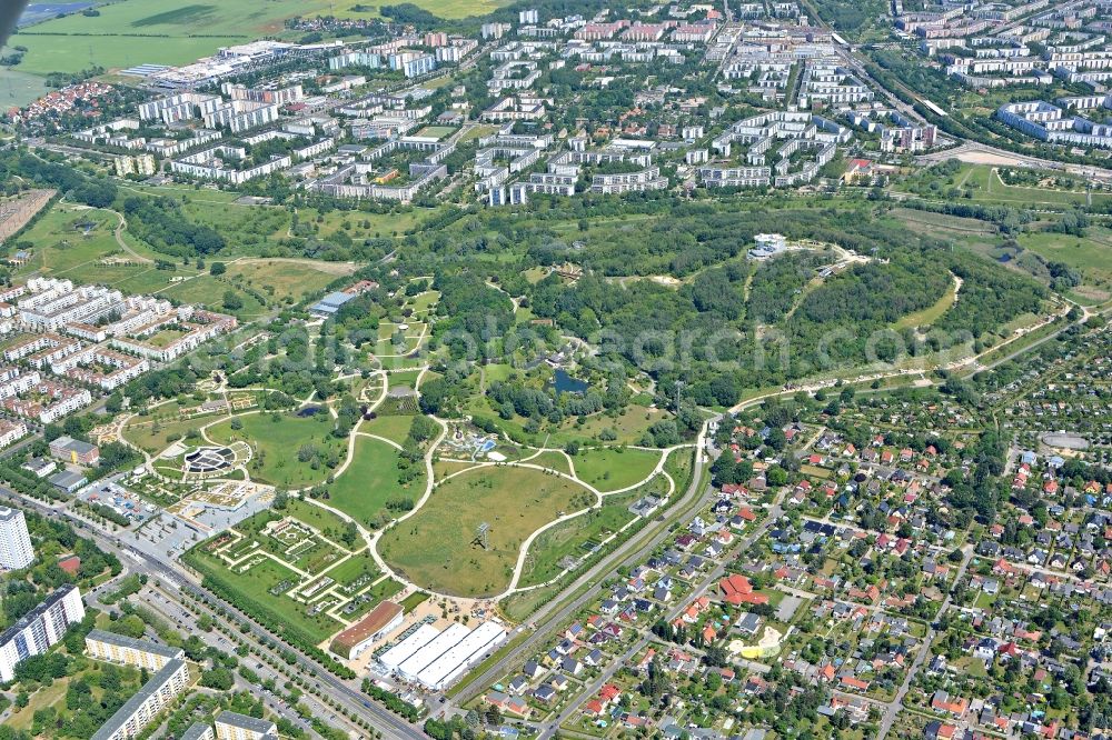 Aerial photograph Berlin - Park plant at the Kienberg on the exhibition grounds of the IGA 2017 in Berlin, Germany