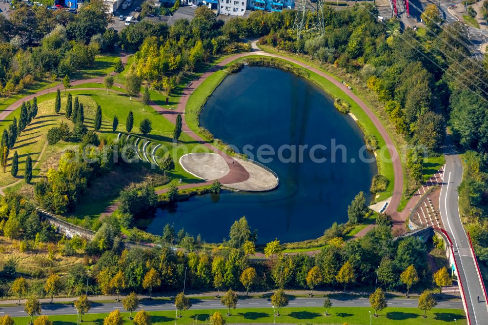 Essen from the bird's eye view: Park of Krupp-Park with See on street Husmannshofstrasse in the district Westviertel in Essen at Ruhrgebiet in the state North Rhine-Westphalia, Germany