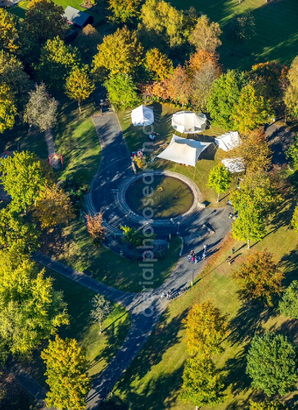 Aerial photograph Freudenberg - Kur Park with pool and tents Gartenstrasse - Seelbachsecke in Freudenberg in the state North Rhine-Westphalia