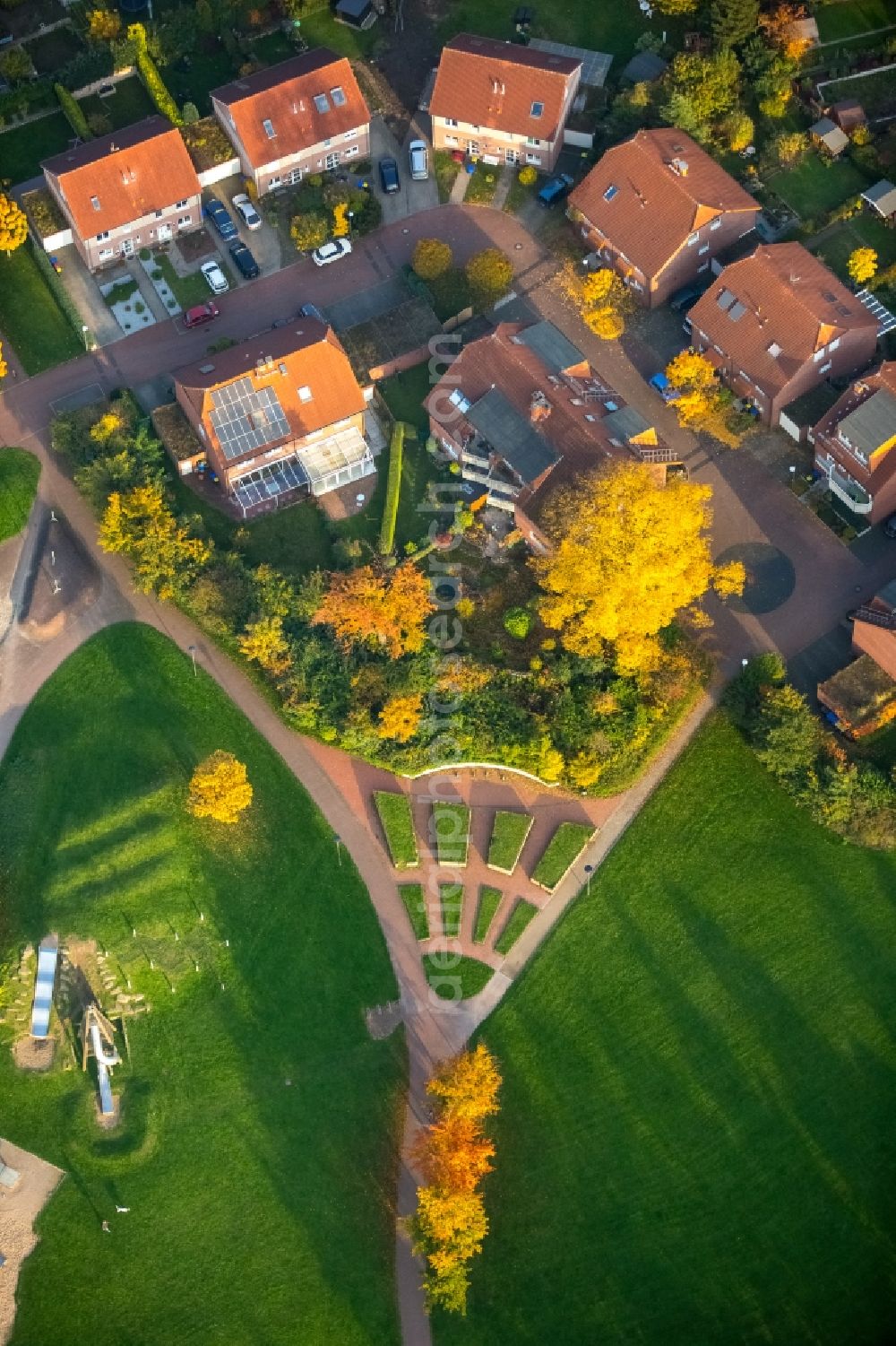 Aerial image Gladbeck - Park of Lindemannweg in Gladbeck in the state North Rhine-Westphalia