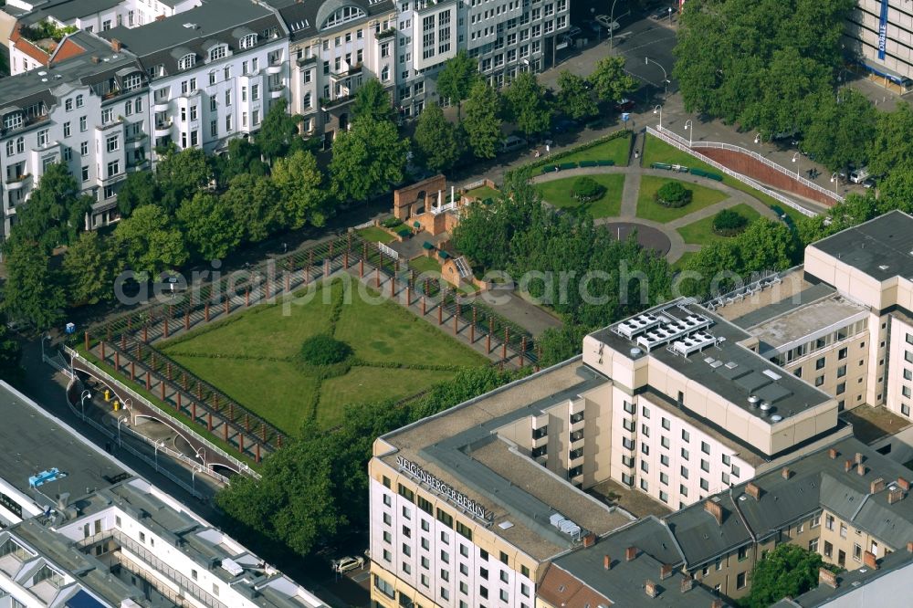 Berlin from above - View of the Los Angeles Park in Berlin-Tiergarten. The park is located between the Ranke-, Augsburger and Marburger Strasse. It got the name in 1982. Under the park is an underground carpark