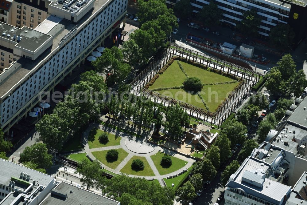 Berlin from the bird's eye view: Park of Los-Angeles-Platz in Berlin