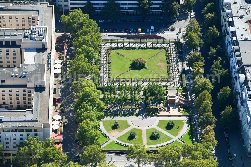 Aerial photograph Berlin - Park of Los-Angeles-Platz in Berlin