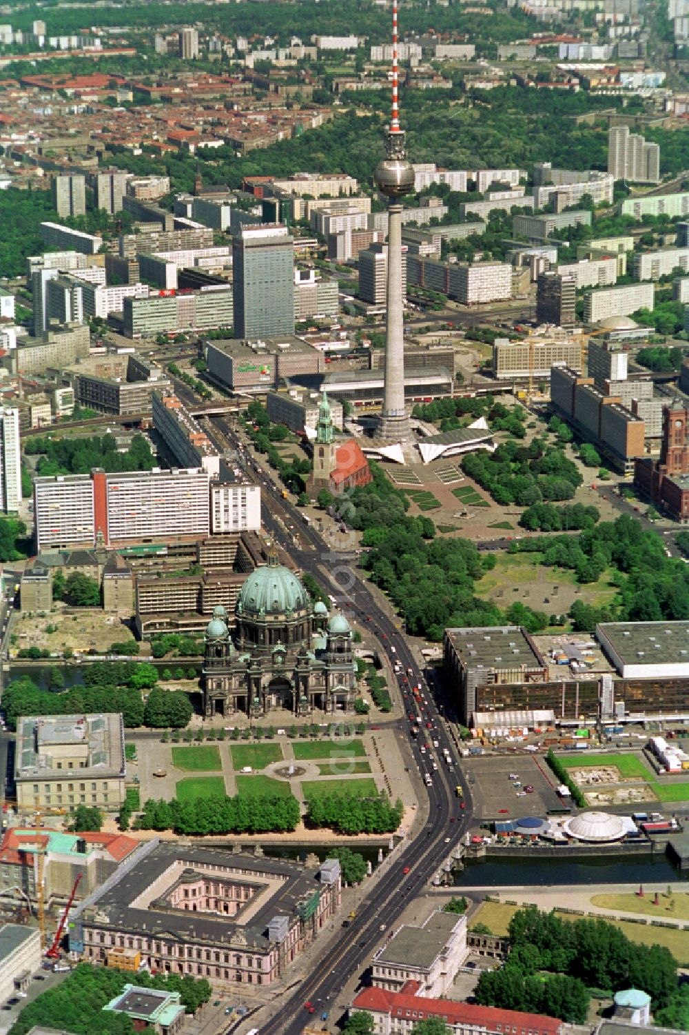 Aerial photograph Berlin - The Pleasure Garden and the Old Museum near the Berlin Cathedral in the central Berlin