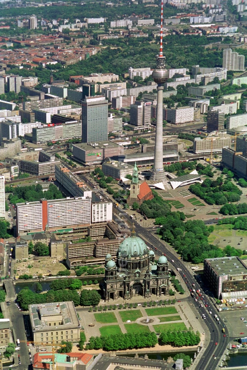 Berlin from above - The Pleasure Garden and the Old Museum near the Berlin Cathedral in the central Berlin