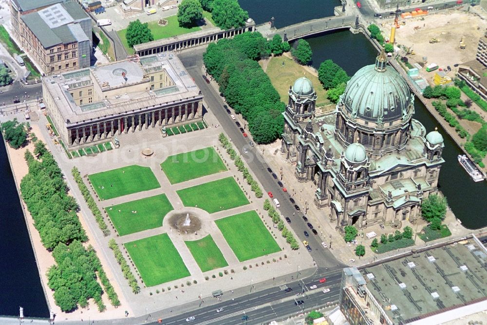 Berlin from above - The Pleasure Garden and the Old Museum near the Berlin Cathedral in the central Berlin