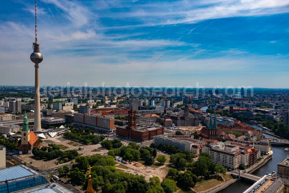 Aerial photograph Berlin - Park of Marx-Engels-Forum on street Karl-Liebknecht-Strasse in the district Mitte in Berlin, Germany