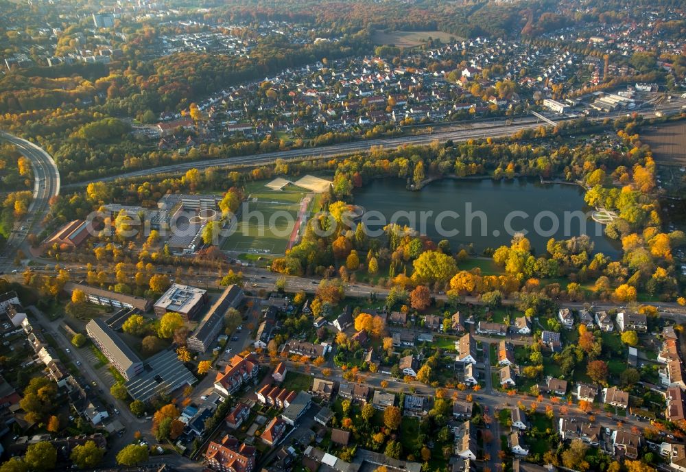 Aerial photograph Gladbeck - Park of Nordpark, residential area and pond in Gladbeck in the state of North Rhine-Westphalia