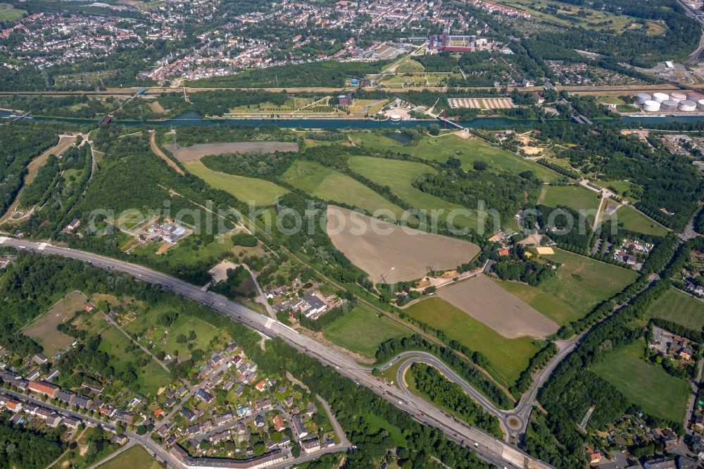 Gelsenkirchen from the bird's eye view: Park of of Nordsternpark in Gelsenkirchen in the state North Rhine-Westphalia, Germany