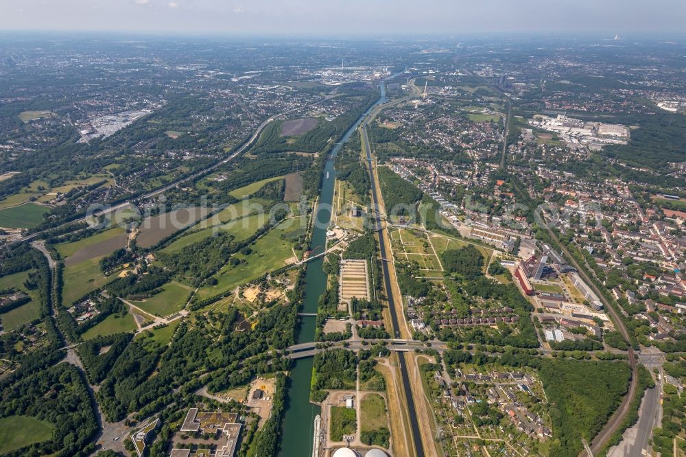 Gelsenkirchen from the bird's eye view: Park of of Nordsternpark in Gelsenkirchen in the state North Rhine-Westphalia, Germany