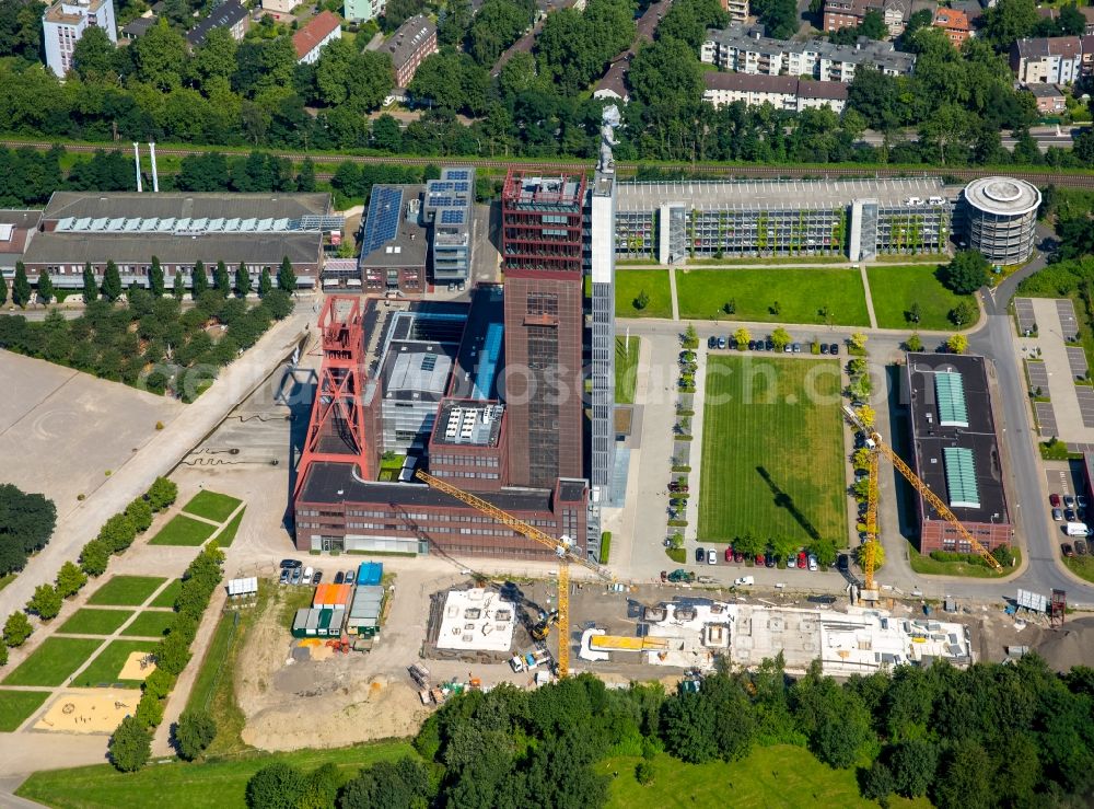 Gelsenkirchen from the bird's eye view: Park of Nordsternpark in Gelsenkirchen in the state North Rhine-Westphalia